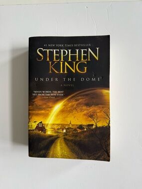 Stephen King "Under the Dome" Paperback - Black & Golden Cover